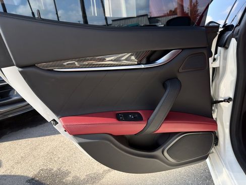 Used 2022 Maserati Ghibli Modena image 46