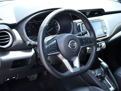 Used 2020 Nissan Kicks SR w/ SR Premium Package image 2