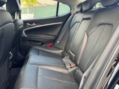 Used 2025 Genesis G70 2.5T image 20