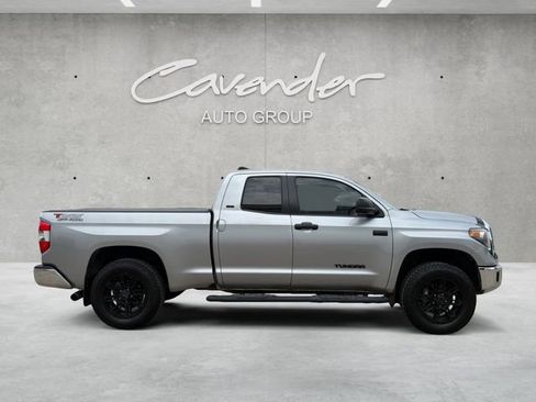 Used 2020 Toyota Tundra SR5 w/ SR5 Upgrade Package AWD/4WD image 17