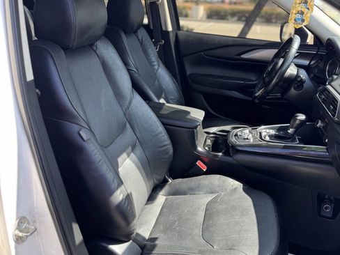 Used 2018 MAZDA CX-9 Touring w/ Touring Premium Package image 11