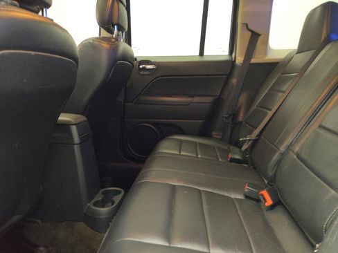 Used 2016 Jeep Patriot High Altitude FWD image 18