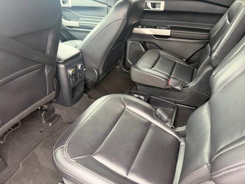 Certified 2021 Ford Explorer XLT AWD/4WD image 22