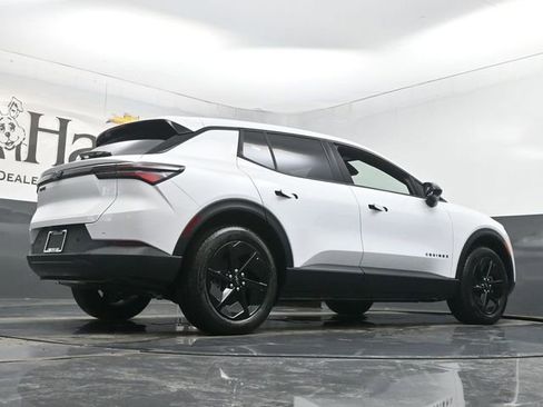 New 2026 Chevrolet Equinox EV LT image 11