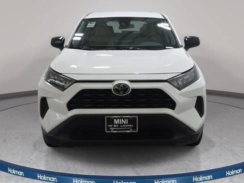 Used 2022 Toyota RAV4 LE AWD/4WD image 3