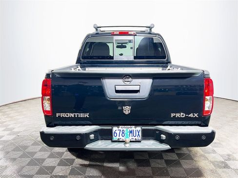 Used 2020 Nissan Frontier PRO-4X image 7
