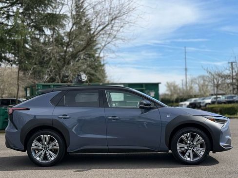 Used 2023 Subaru Solterra AWD image 6