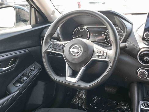 Used 2025 Nissan Sentra SV FWD image 17