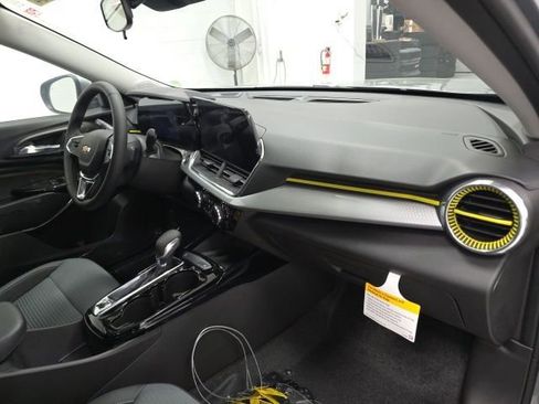 New 2026 Chevrolet Trax LT w/ Sunroof Package image 27