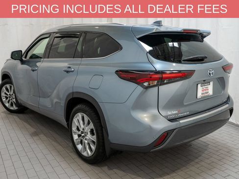 Certified 2024 Toyota Highlander Limited AWD/4WD image 3