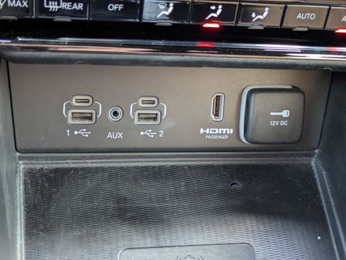 Used 2022 Jeep Grand Cherokee Summit w/ Advanced Protech Group IV AWD/4WD image 27