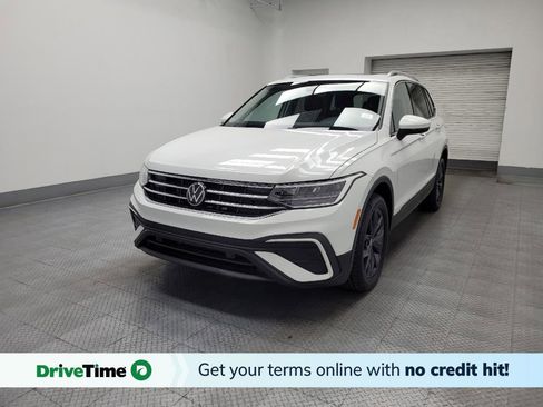 Used 2022 Volkswagen Tiguan SE image 1