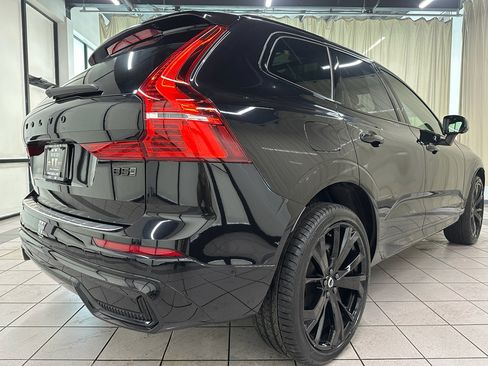 Used 2024 Volvo XC60 B5 Ultimate w/ Protection Package Premier image 5