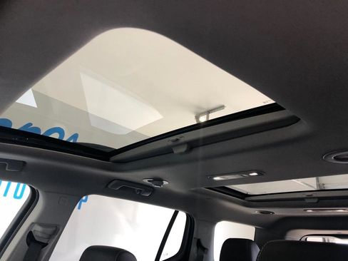 Used 2023 GMC Acadia SLT w/ Technology Package image 8