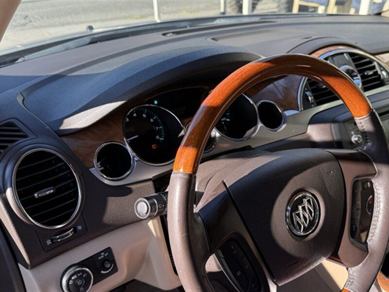 Used 2010 Buick Enclave CXL FWD image 6
