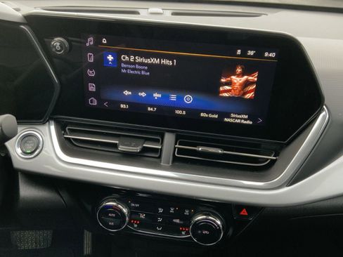 Used 2024 Chevrolet Trax LT w/ Driver Confidence Package image 32