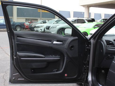 Used 2017 Chrysler 300 S RWD image 16