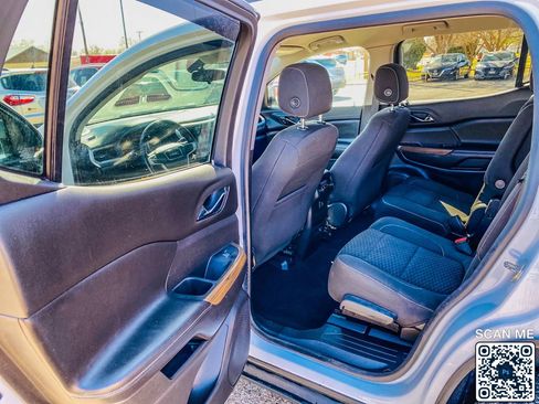 Used 2019 GMC Acadia SLE w/ LPO, Black Accent Package image 13