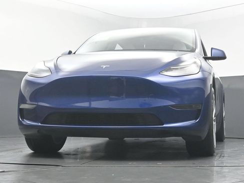 Used 2024 Tesla Model Y 2WD image 47