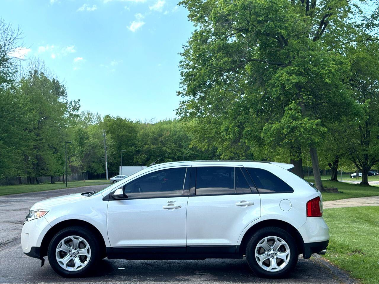 Used 2013 Ford Edge SEL FWD image 9