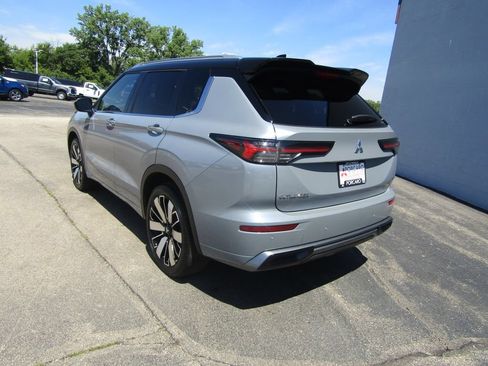 Used 2025 Mitsubishi Outlander SEL AWD/4WD image 6
