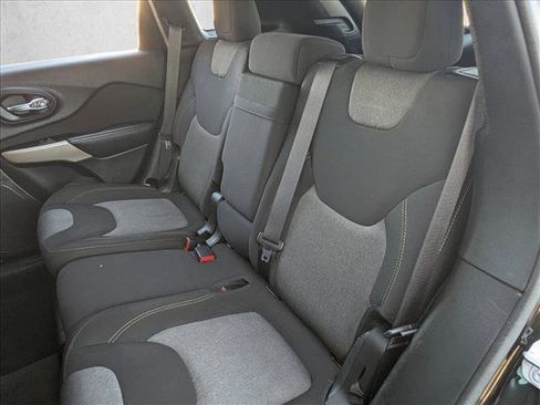 Used 2018 Jeep Cherokee Latitude image 18