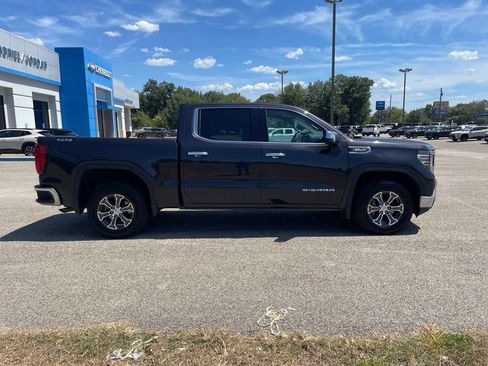 Used 2025 GMC Sierra 1500 SLT AWD/4WD image 7