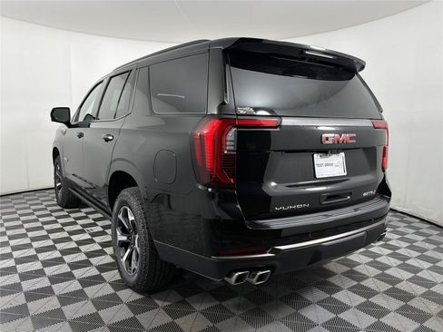 New 2026 GMC Yukon AT4 Ultimate AWD/4WD image 4