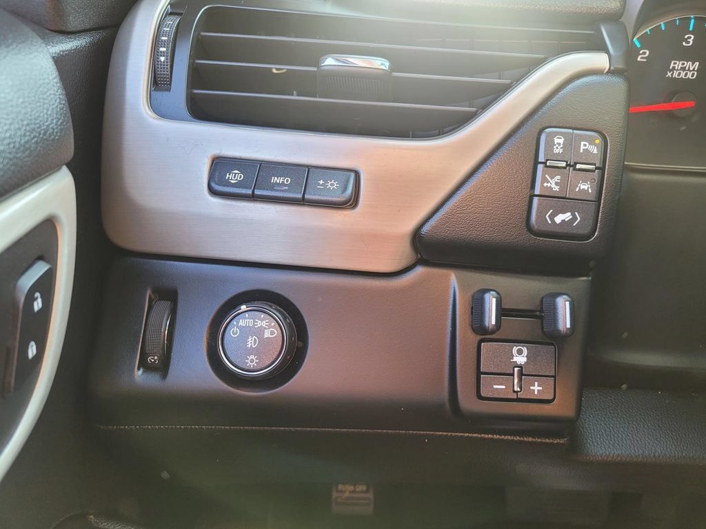 Used 2019 GMC Yukon XL Denali w/ Open Road Package RWD image 26