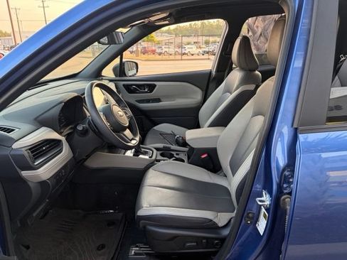 Used 2025 Subaru Forester Limited AWD/4WD image 9