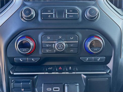 Used 2021 Chevrolet Silverado 2500 LT w/ Convenience Package image 16