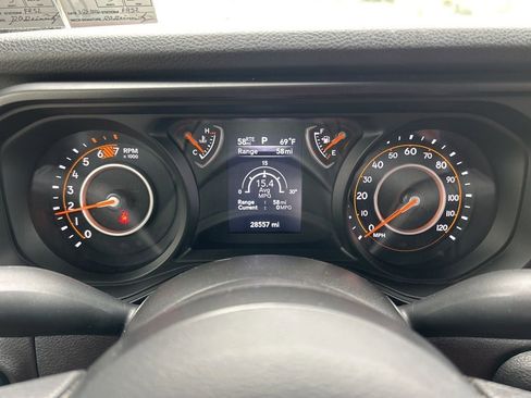 Used 2024 Jeep Wrangler Sport image 10