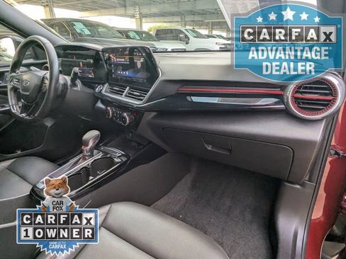 Used 2024 Chevrolet Trax RS w/ Sunroof Package image 25