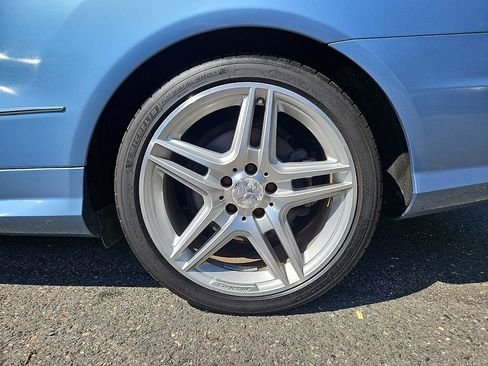 Used 2011 Mercedes-Benz E 550 Coupe image 9