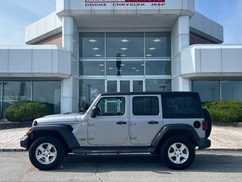 Used 2020 Jeep Wrangler Unlimited Sport S AWD/4WD image 3