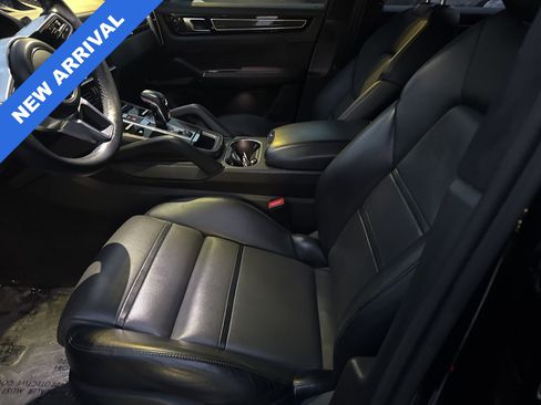 Used 2021 Porsche Cayenne GTS image 5