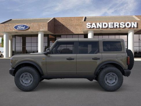 New 2025 Ford Bronco Badlands image 3