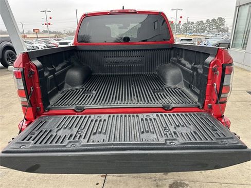 Used 2024 Nissan Frontier SV image 19