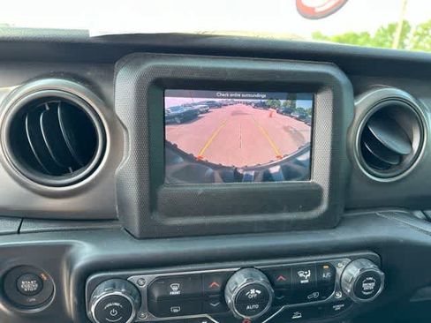 Used 2022 Jeep Wrangler Sport AWD/4WD image 10
