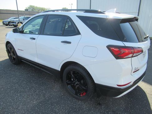 Used 2023 Chevrolet Equinox Premier image 7