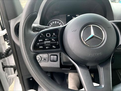 Used 2024 Mercedes-Benz Sprinter 2500 image 21