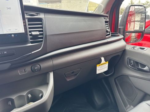 New 2026 Ford Transit 250 148 Medium Roof RWD image 18