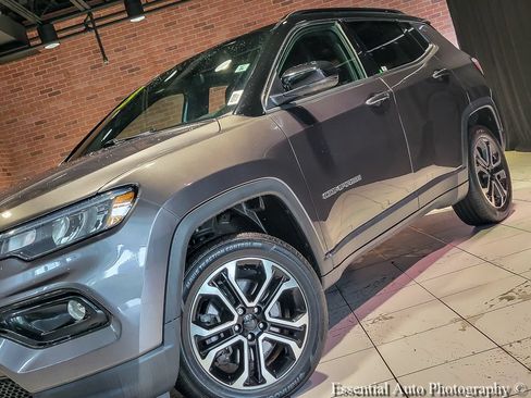 Used 2023 Jeep Compass Limited w/ Sun and Sound Group AWD/4WD image 6