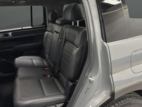 Used 2025 Hyundai Santa Fe Limited image 32