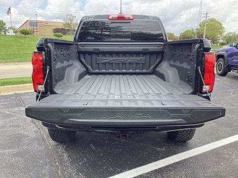 Used 2024 Chevrolet Colorado ZR2 w/ ZR2 Convenience Package III AWD/4WD image 10