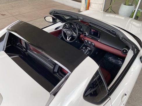 Used 2020 MAZDA MX-5 Miata RF Grand Touring RWD image 34