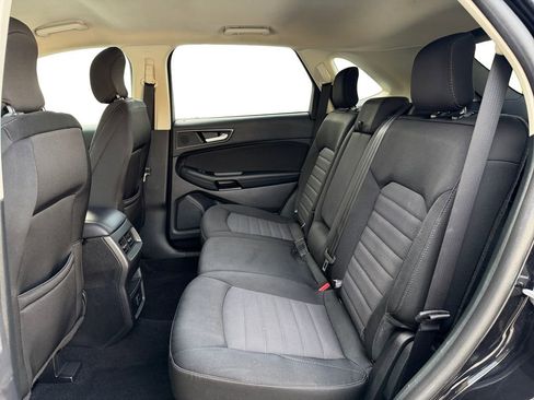 Used 2019 Ford Edge SE image 19
