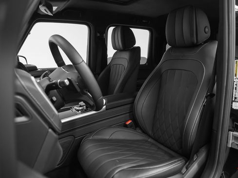 Used 2021 Mercedes-Benz G 550 image 3