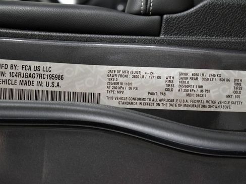 Used 2024 Jeep Grand Cherokee Altitude image 14