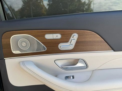 Used 2020 Mercedes-Benz GLS 450 4MATIC image 32